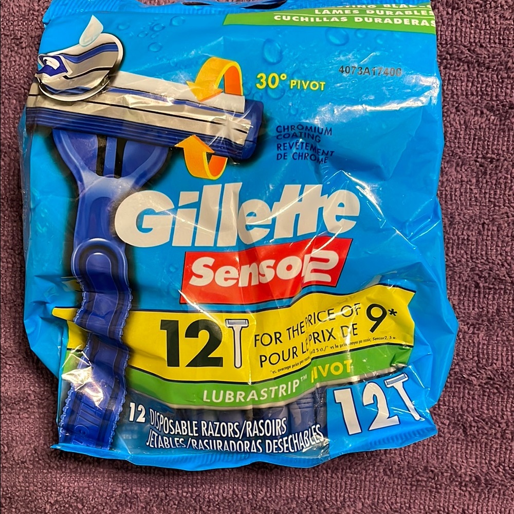BRAND NEW-Gillette Sensor2 Disposable Razors - Blue